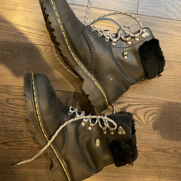 Dr. Martens Black Combat Boots Faux Fur Lined size 9 - Picture 3 of 16